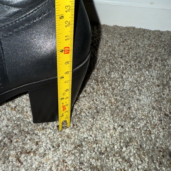 Bandolino Black Heeled Leather Boots - Picture 5 of 6